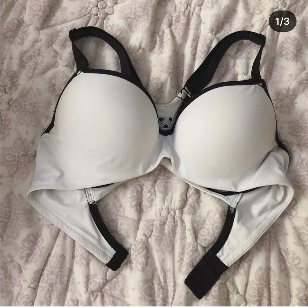 Victoria’s Secret PINK Sports Bra